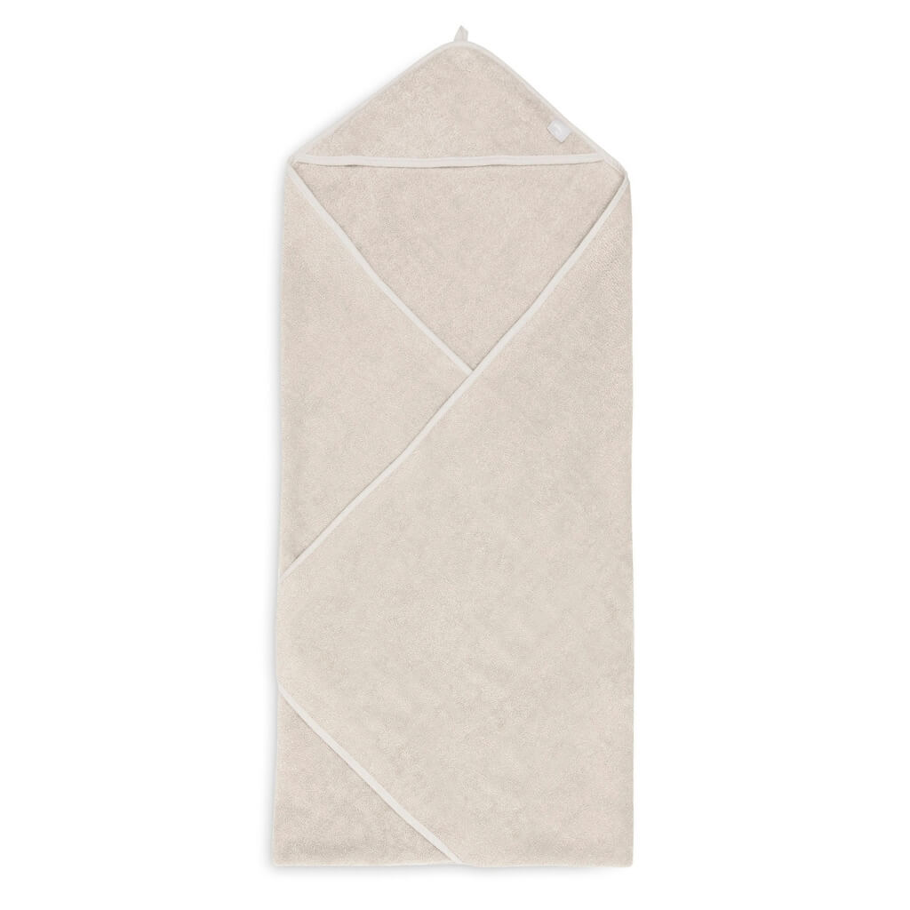 Eingeschlagenes Baby Kaputzen-Handtuch in beige / nougat