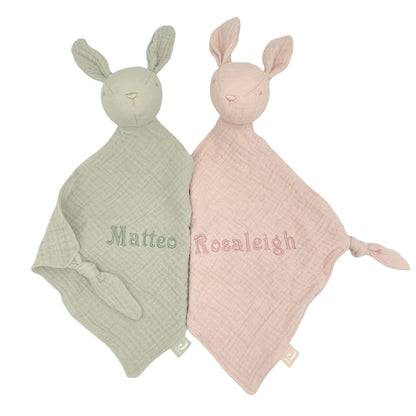 Baby Schmusetuch Hase in Grün (Junge) und Rosa (Mädchen) mit Namen personalisiert