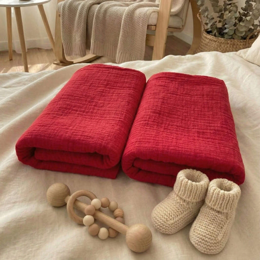 Darstellung des Sets: Zwei rote Geburtstücher nebeneinander