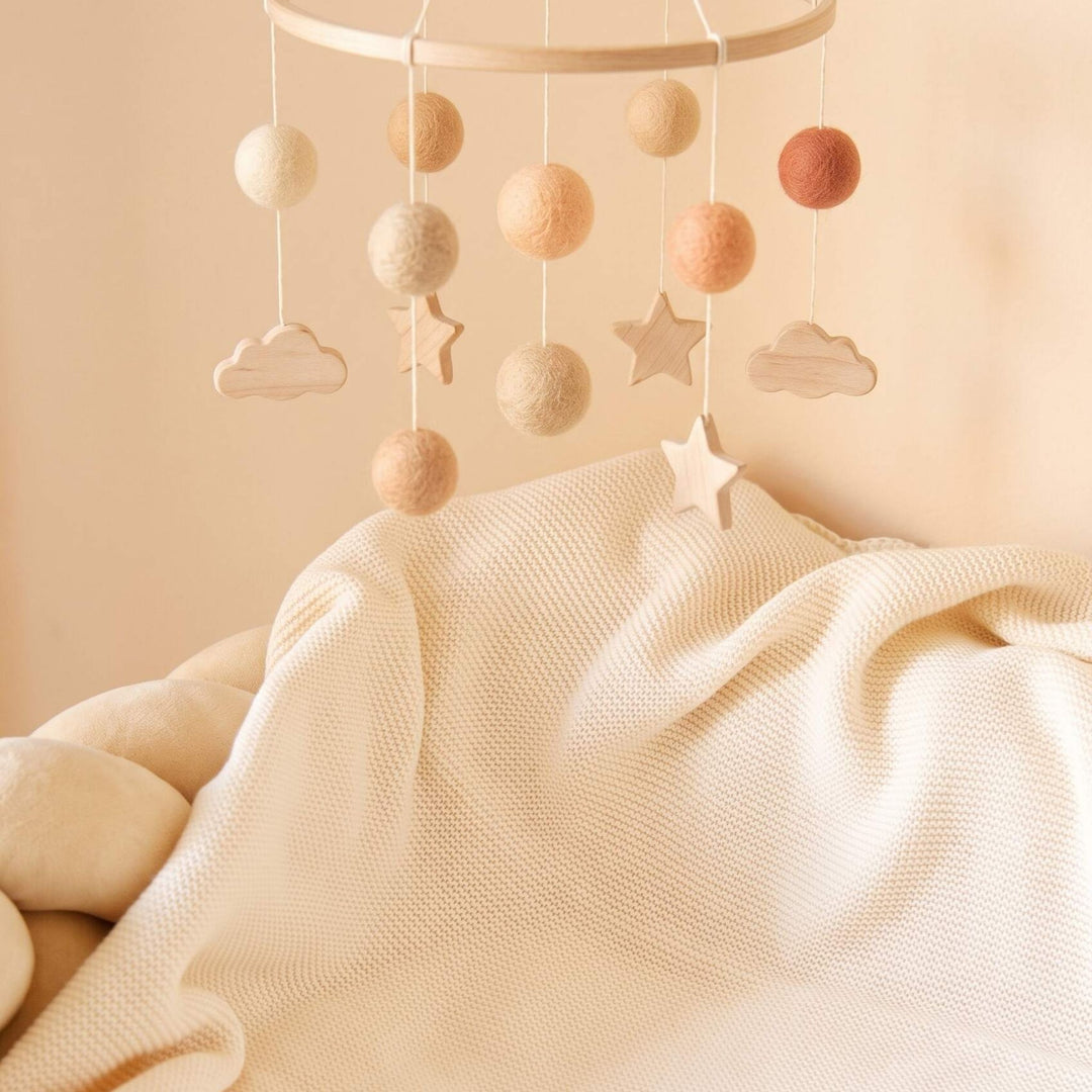 Cremefarbene Babydecke Wolke von Linnie&