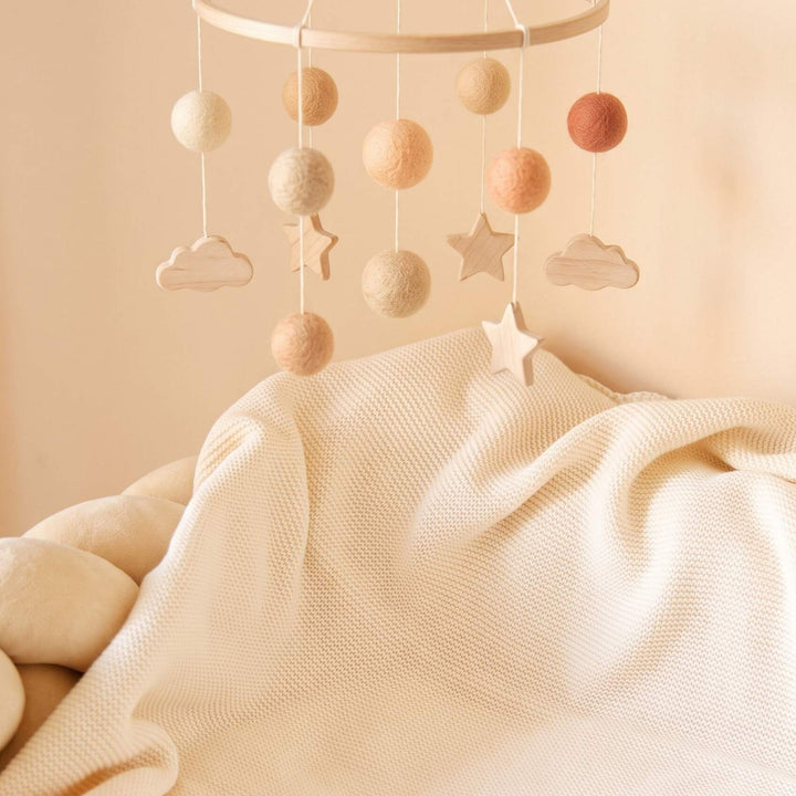 Cremefarbene Babydecke Wolke von Linnie&